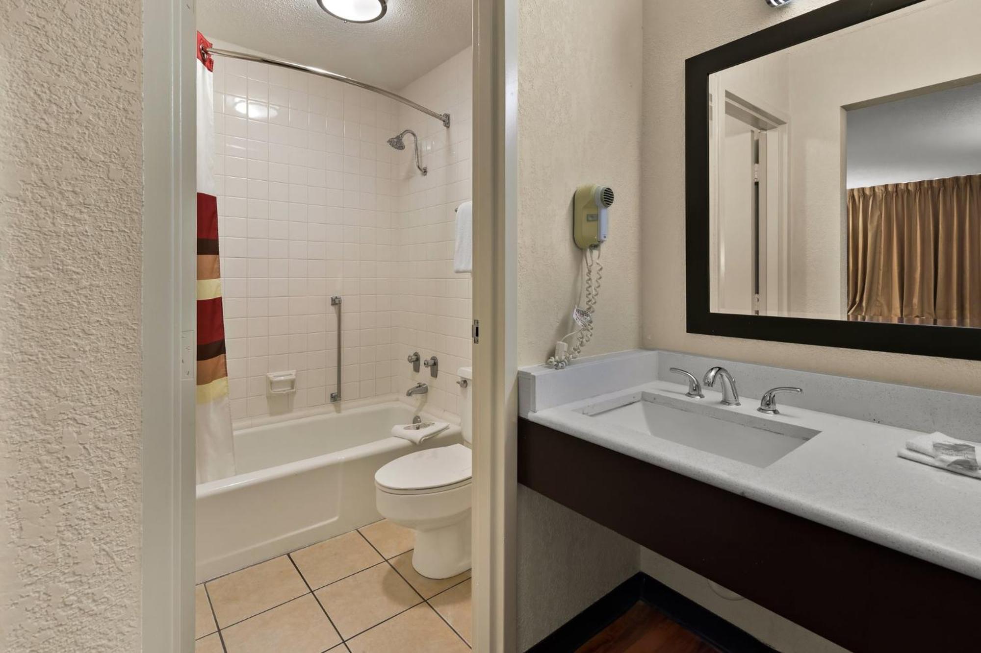 Red Roof Inn & Suites Cave City Exteriör bild