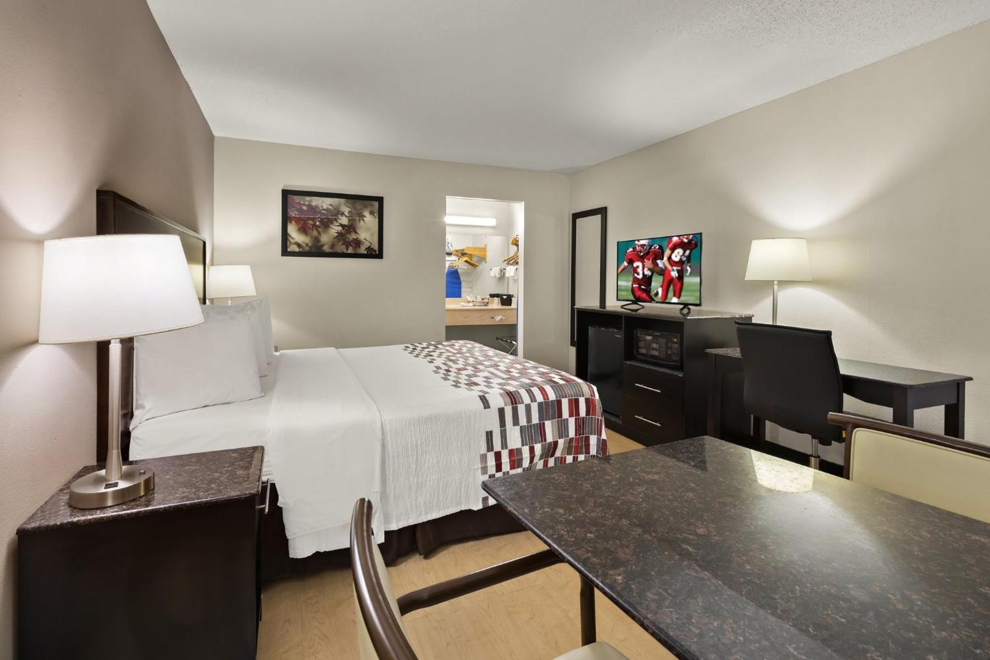 Red Roof Inn & Suites Cave City Exteriör bild