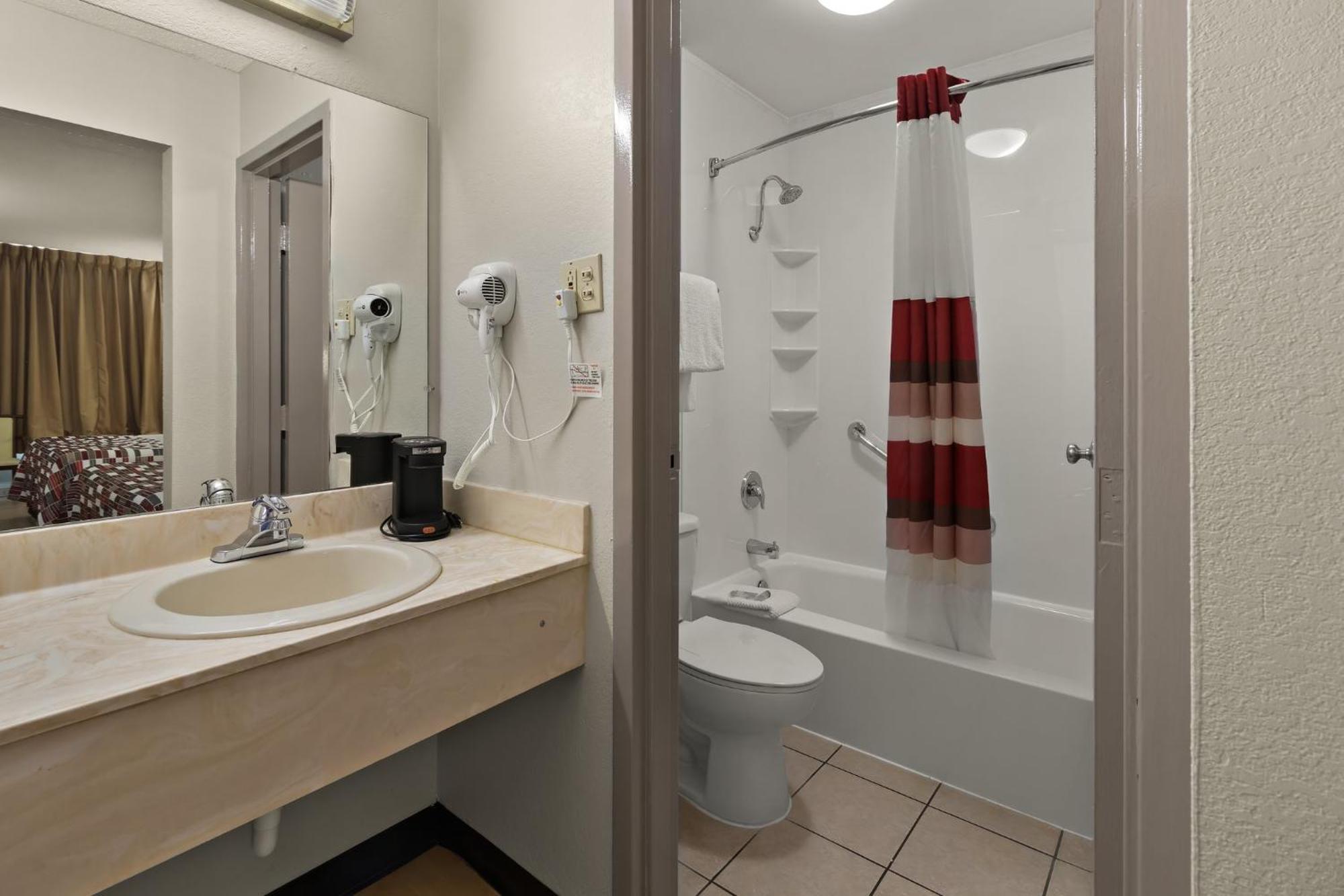 Red Roof Inn & Suites Cave City Exteriör bild