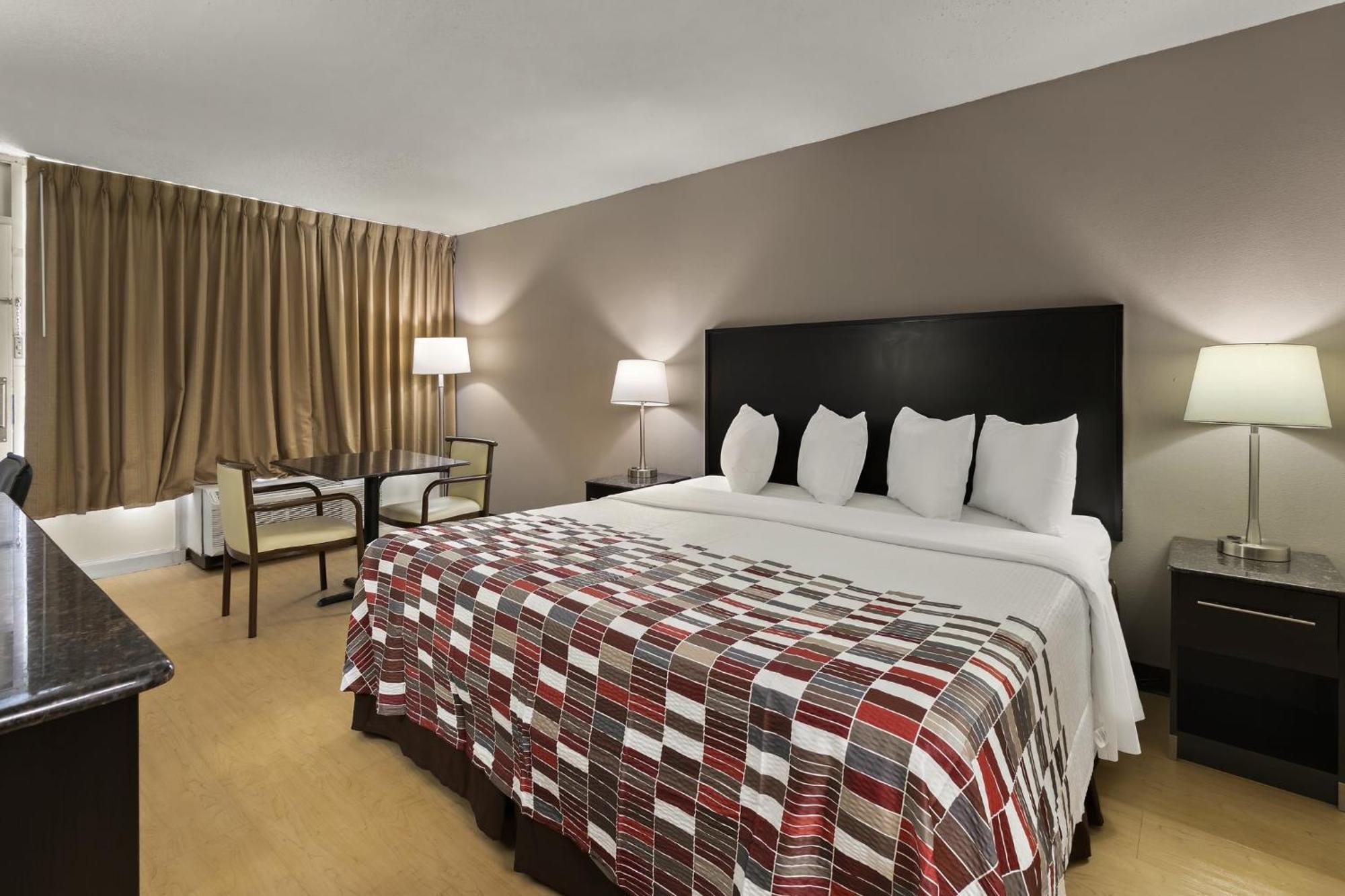 Red Roof Inn & Suites Cave City Exteriör bild
