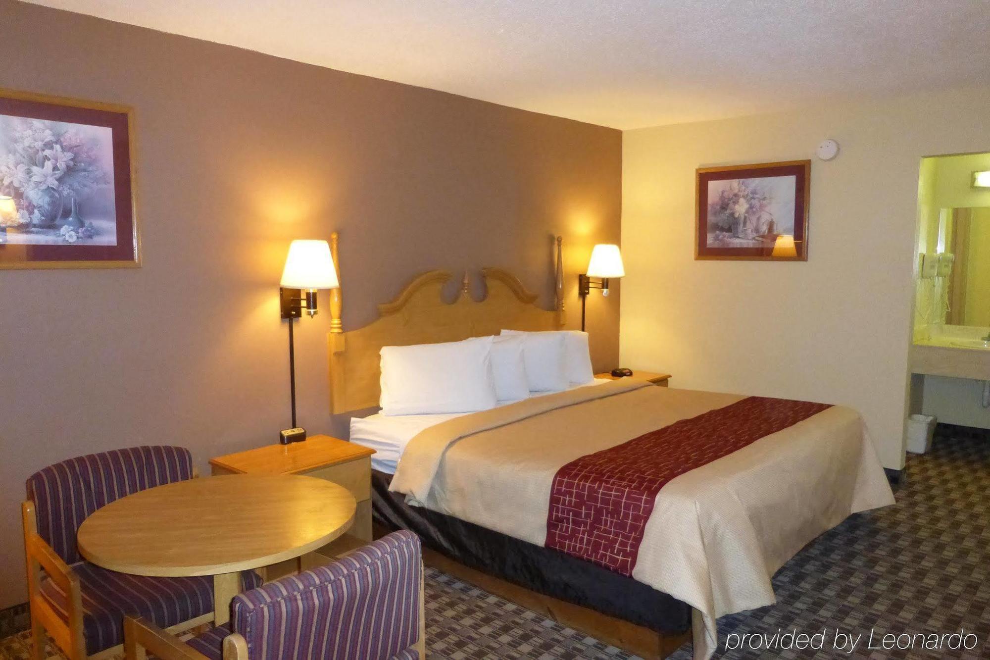 Red Roof Inn & Suites Cave City Exteriör bild