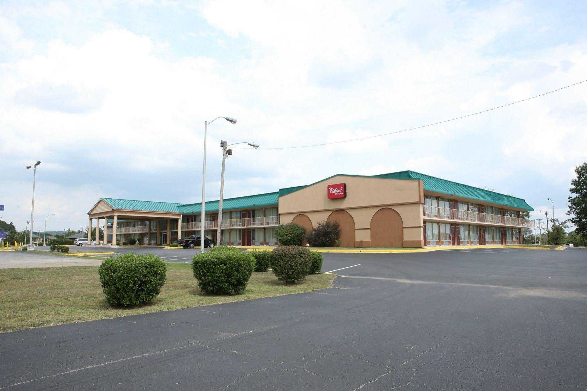 Red Roof Inn & Suites Cave City Exteriör bild